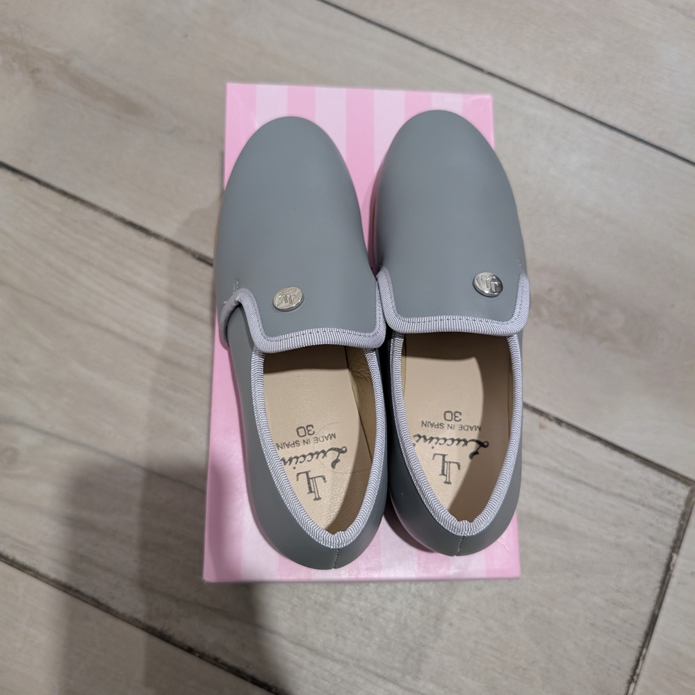 Luccini Gray Kids Loafers Size 30